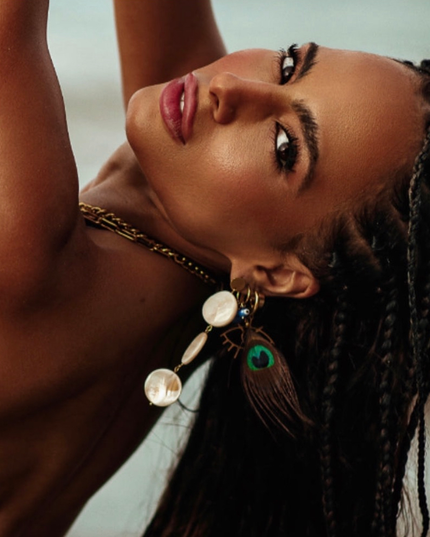 Eres Sirena Mother of Pearl Shell Earrings