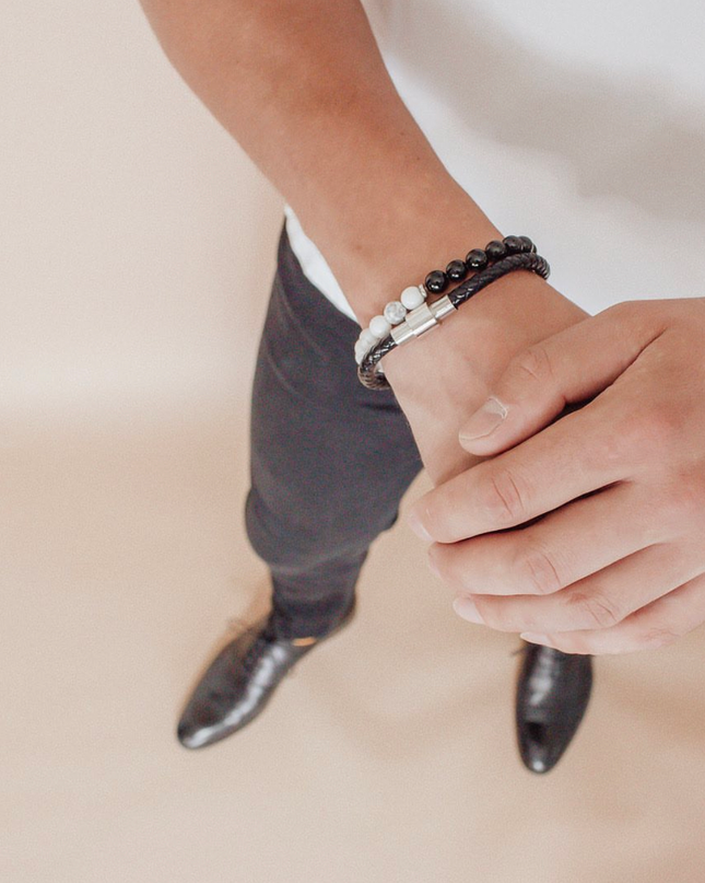 Centered Bracelet - Howlite Stone + Onyx
