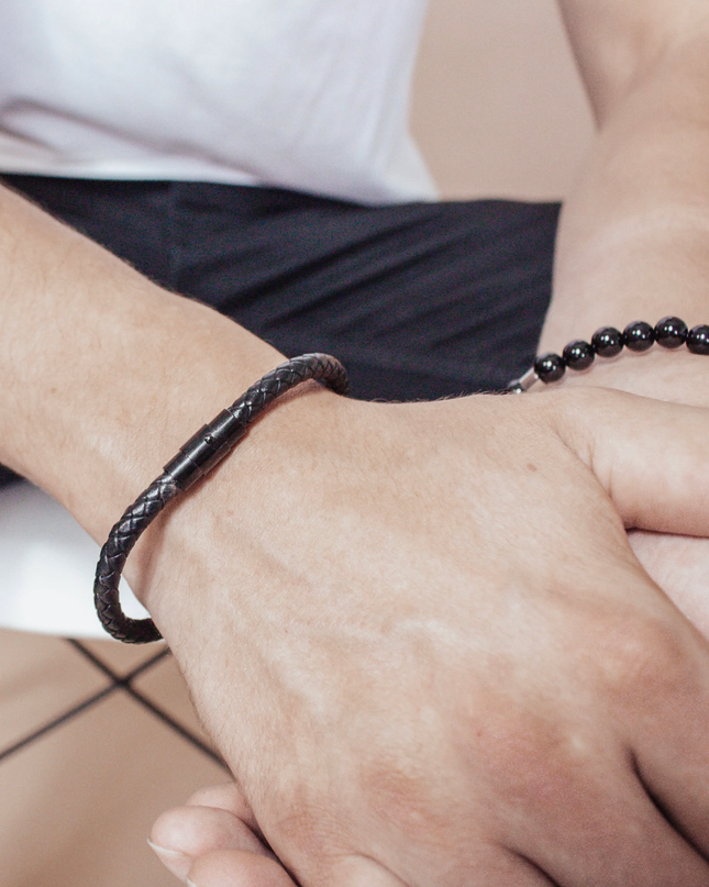 Valor Cowhide Leather Bracelet